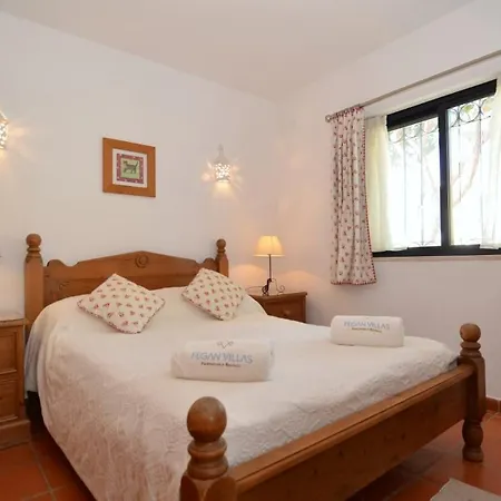 Sleeps 6 Pool Air Con Wifi